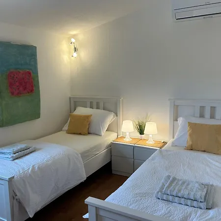 Lotus Ostanak kod kuće