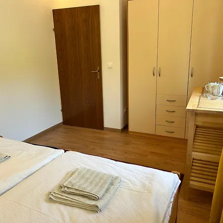 Lotus Ostanak kod kuće *